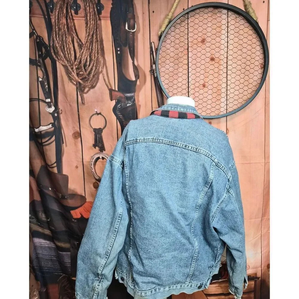 Vintage Levi's denim jacket